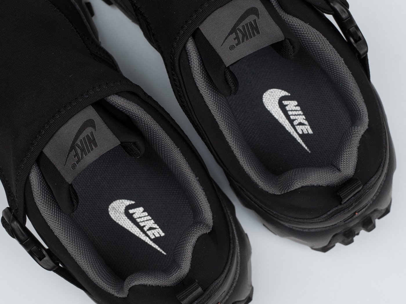 Кроссовки Nike ACG Phassad