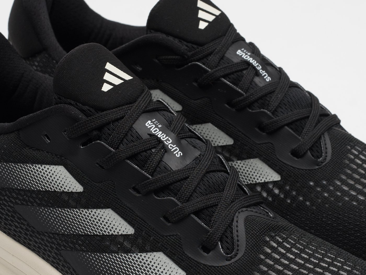 Кроссовки Adidas Supernova Rise