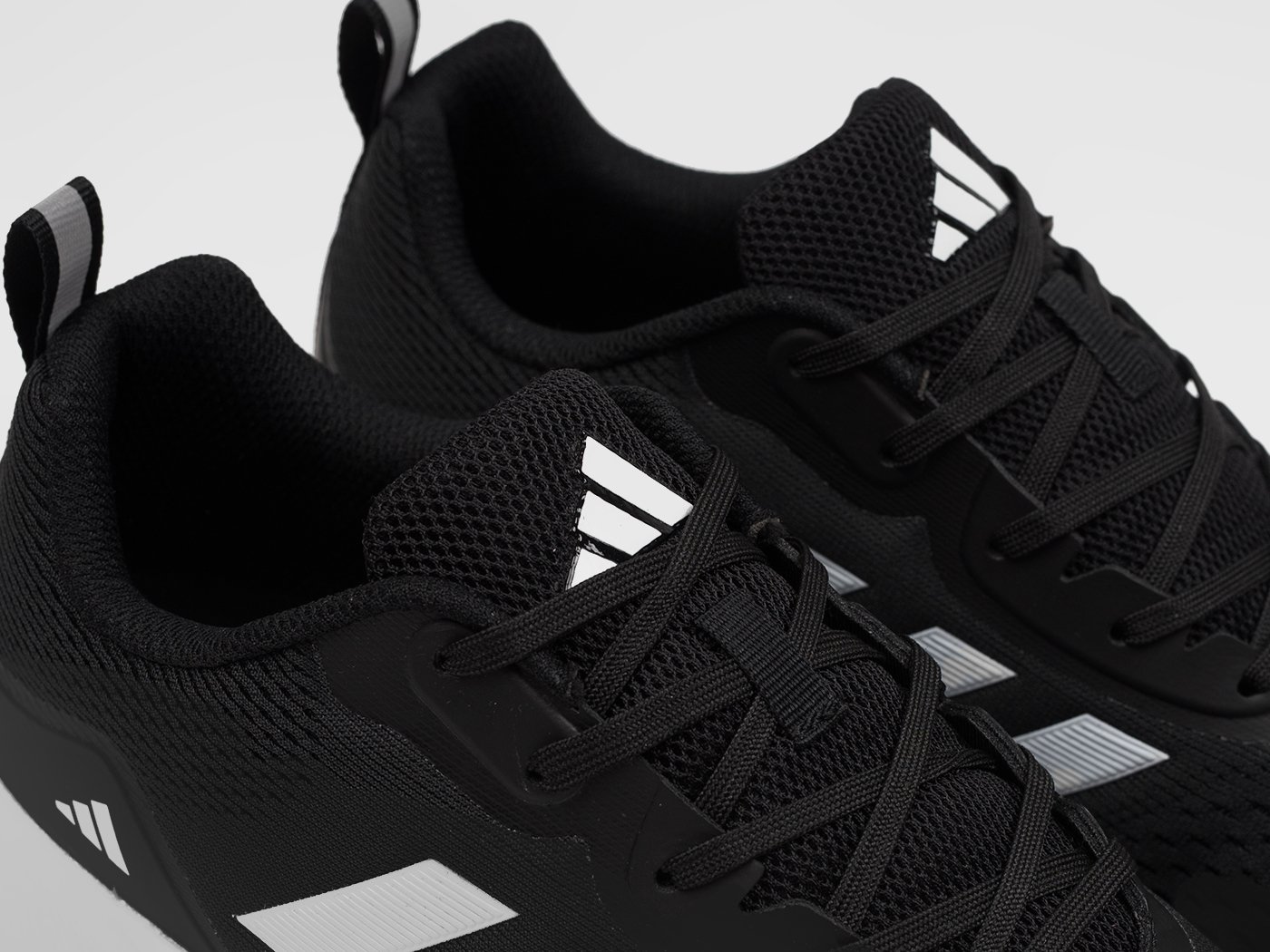Кроссовки Adidas