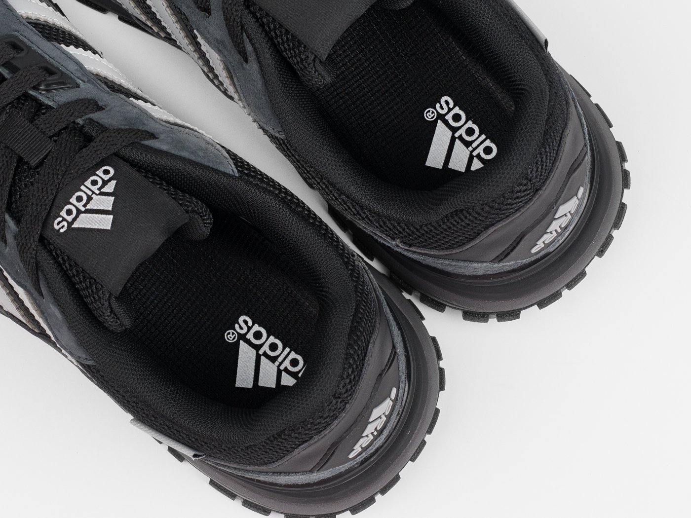 Кроссовки Adidas