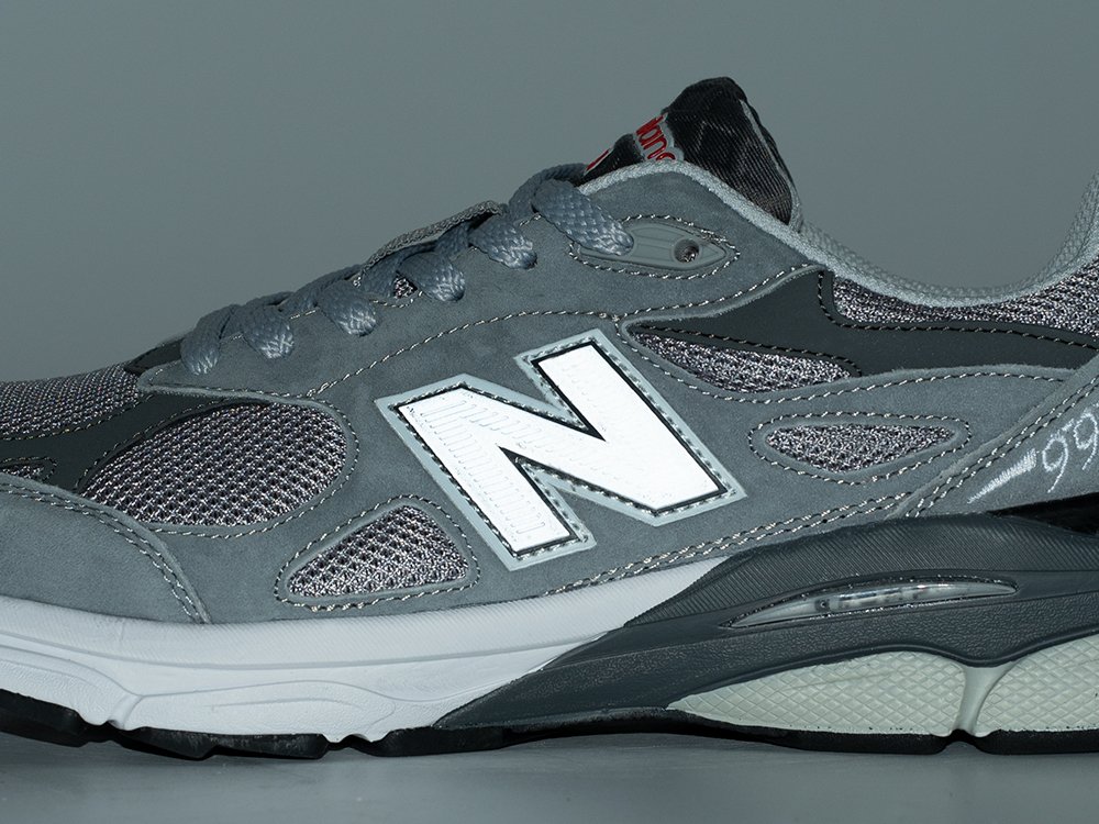 Кроссовки New Balance 990 v3
