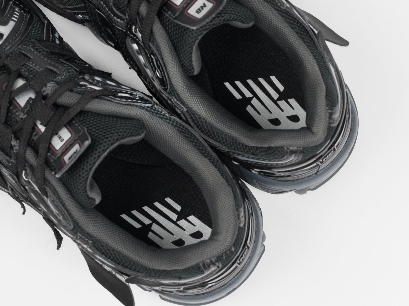 Кроссовки New Balance 1906A