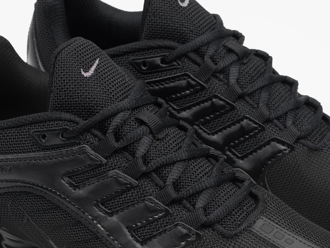 Кроссовки Nike Shox