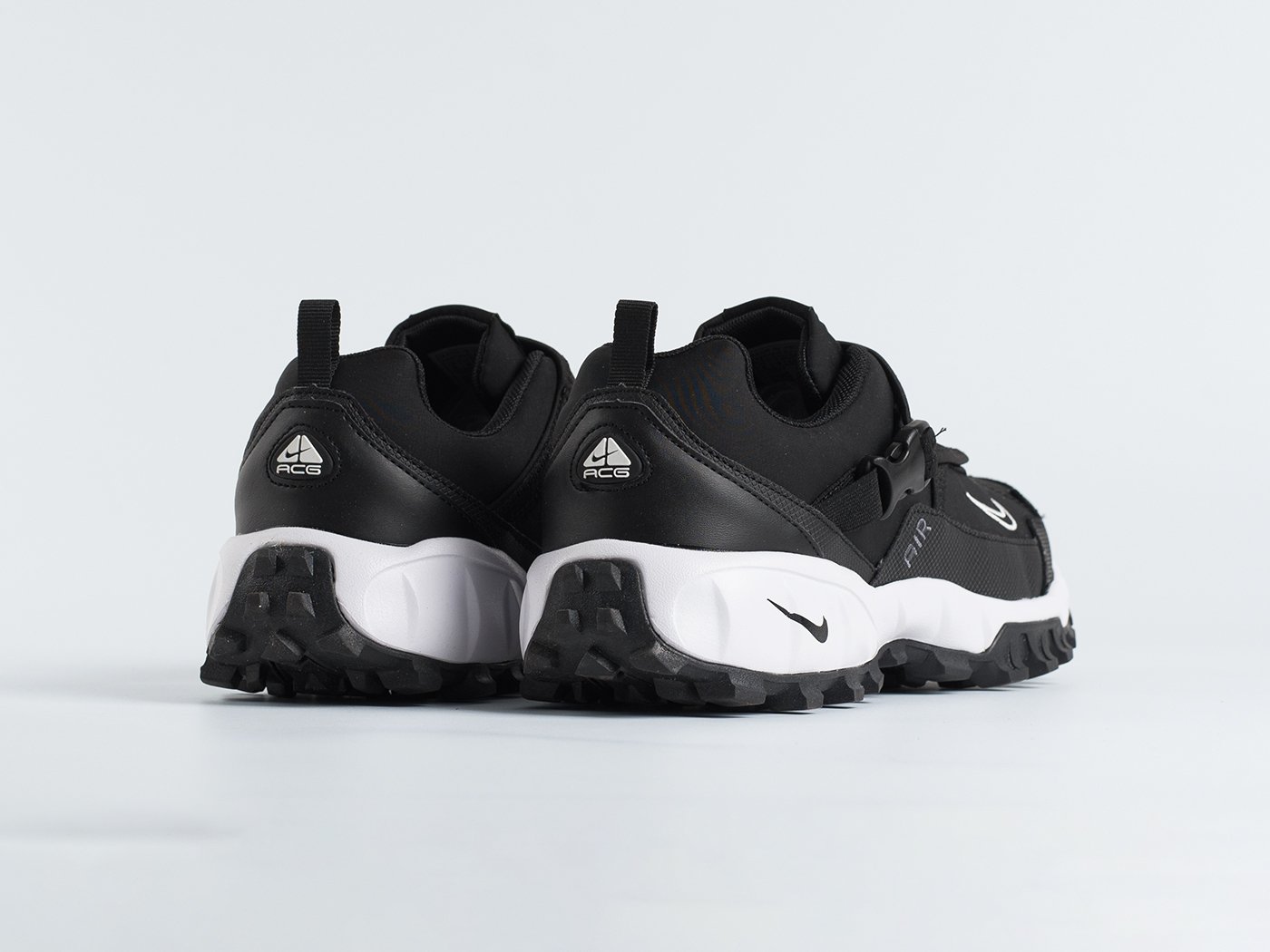 Кроссовки Nike ACG Phassad