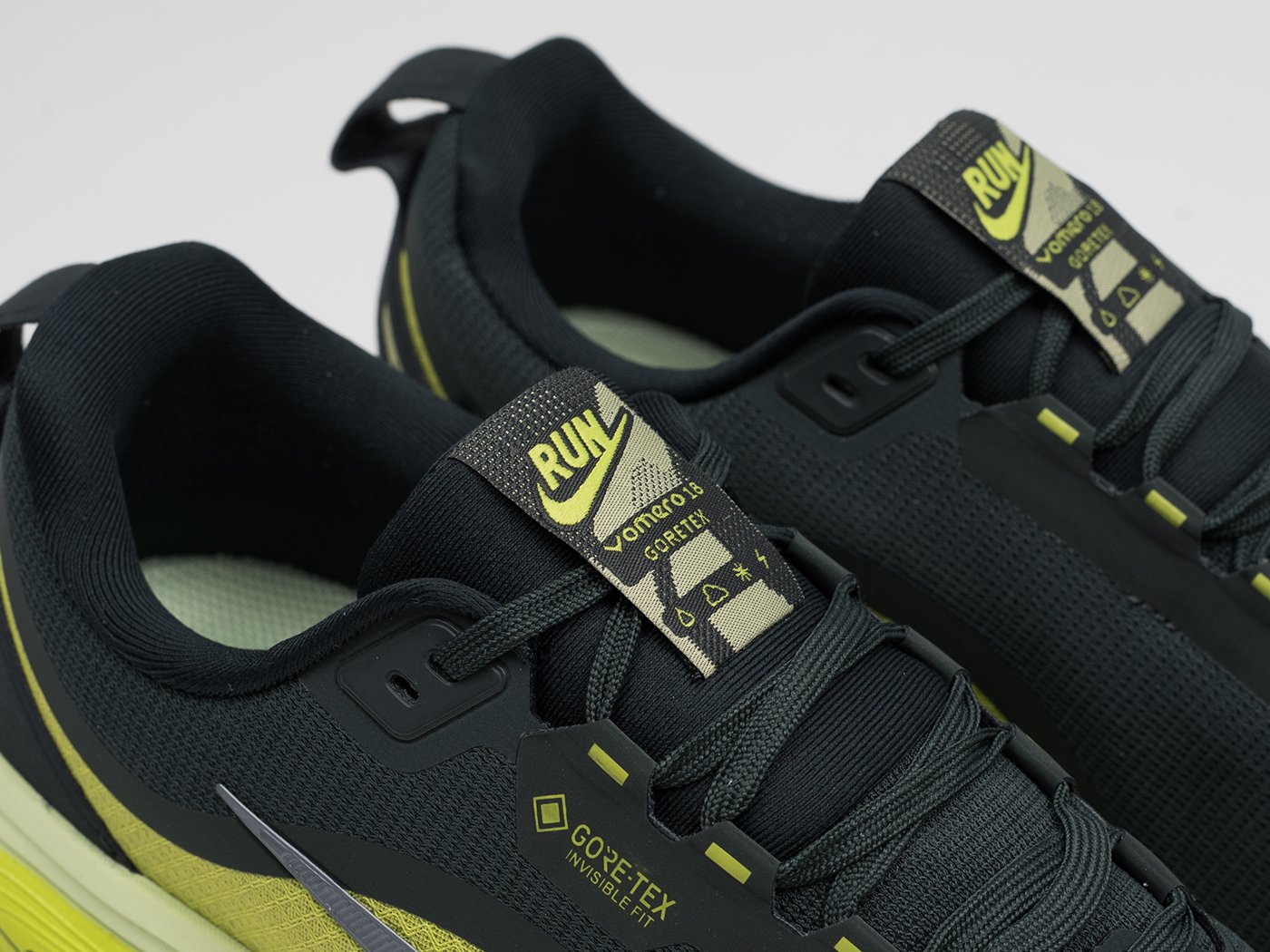 Кроссовки Nike Air Zoom Vomero 18