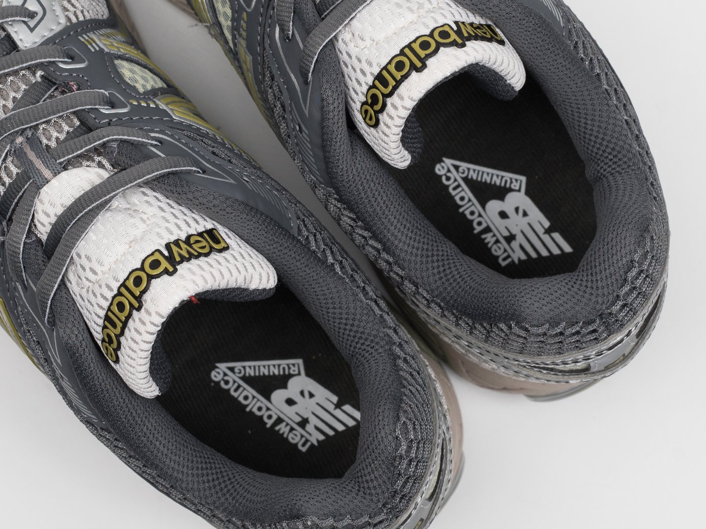 Кроссовки New Balance 860v2