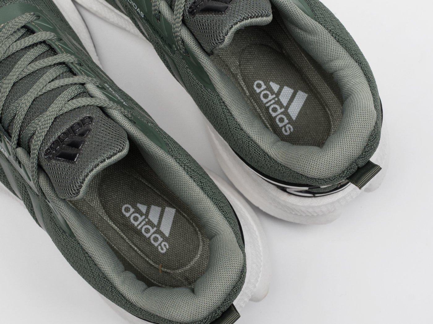 Кроссовки Adidas