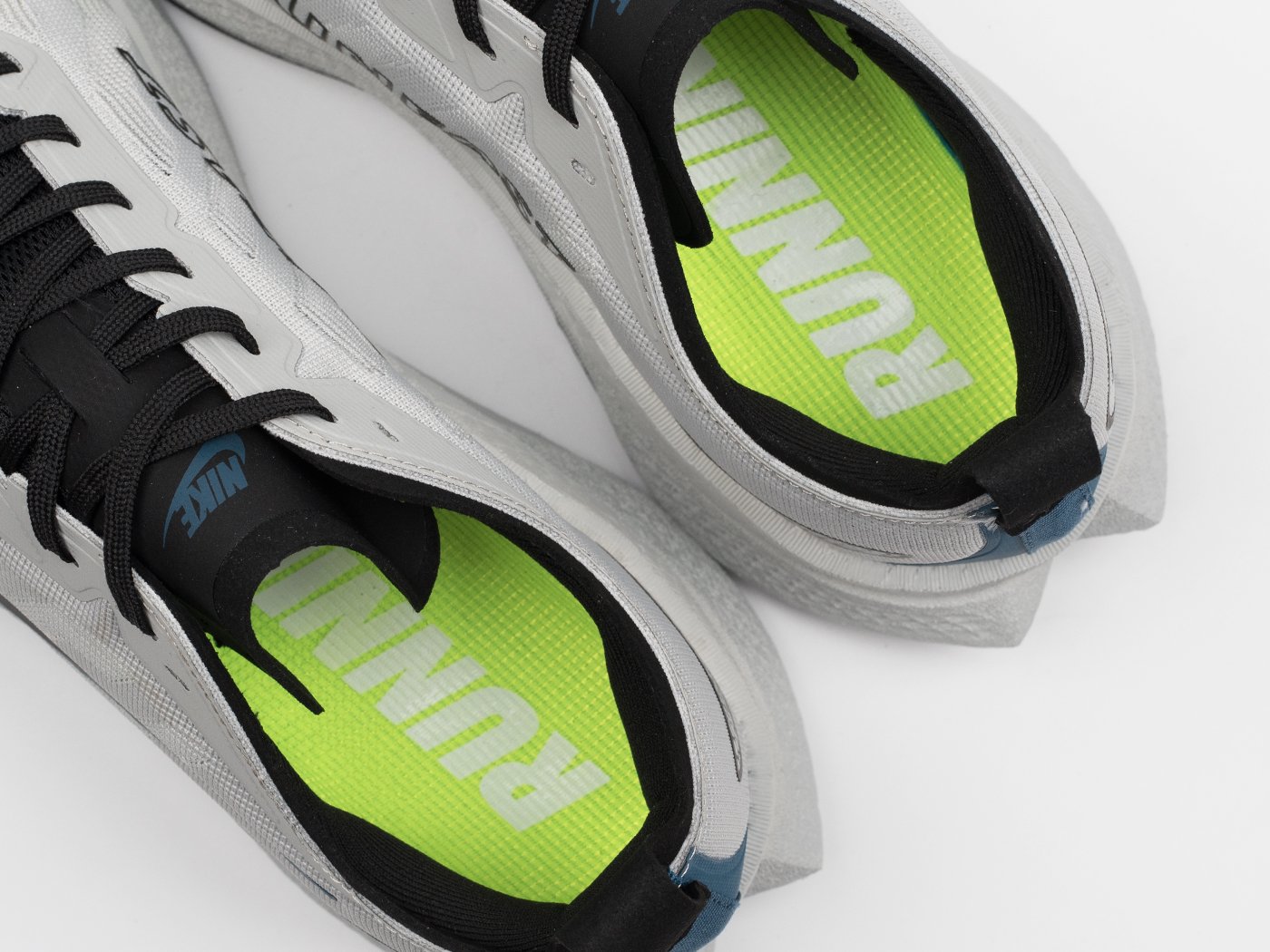 Кроссовки Nike Renew