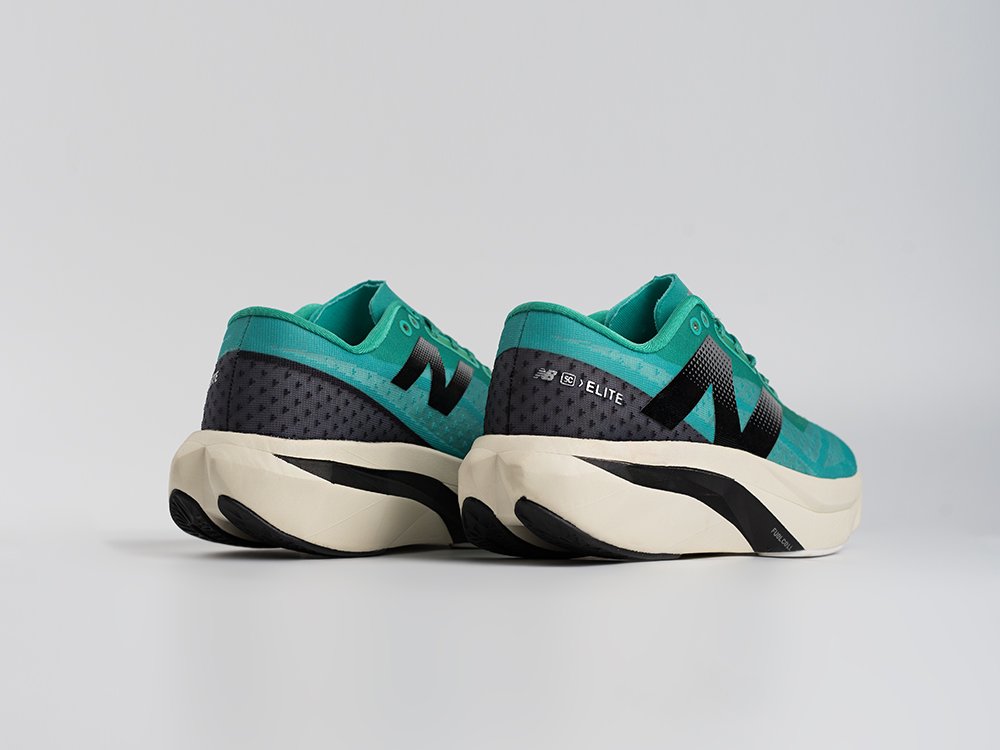 Кроссовки New Balance FuelCell Rebel V4