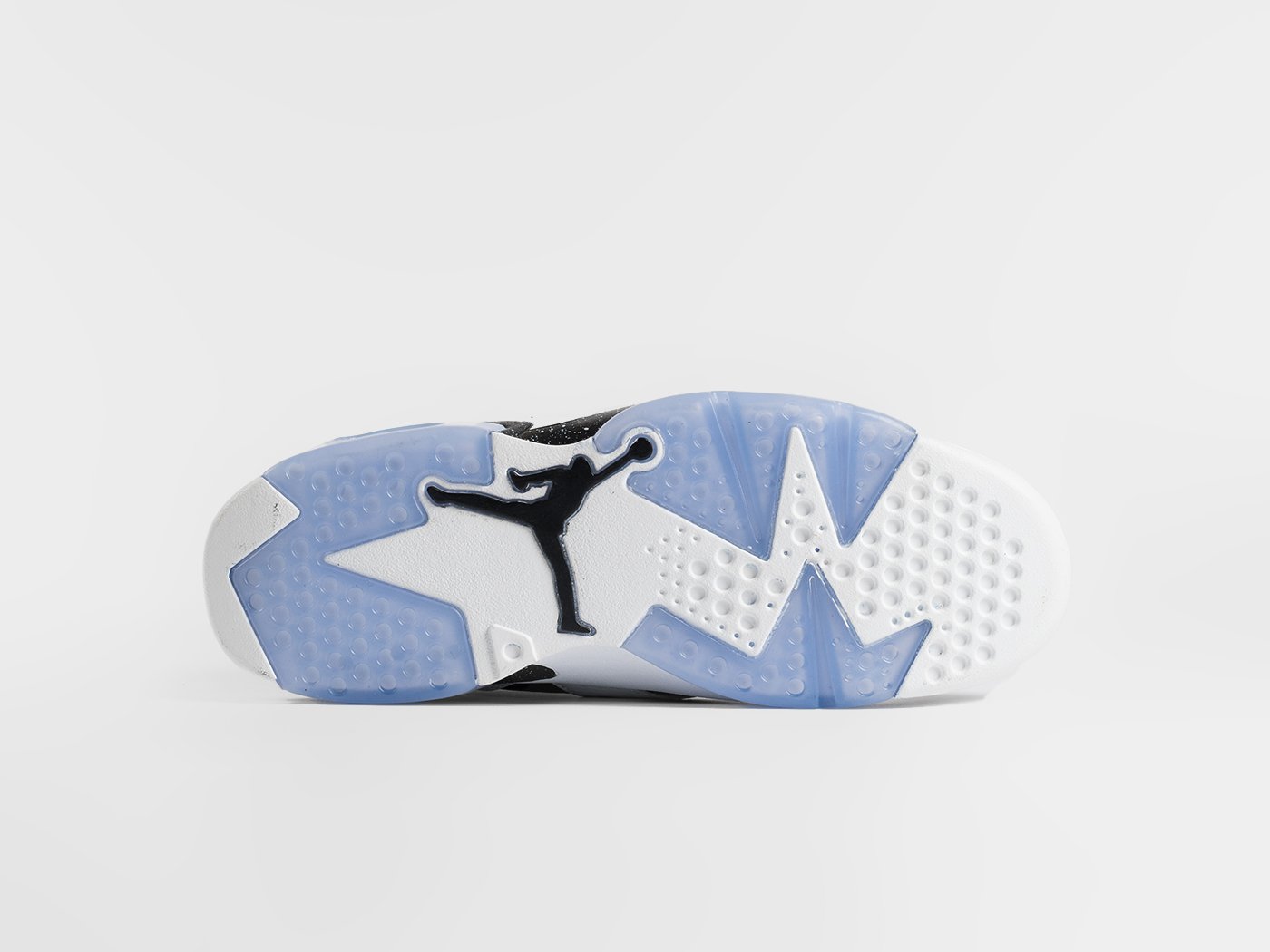 Кроссовки Nike Air Jordan 6