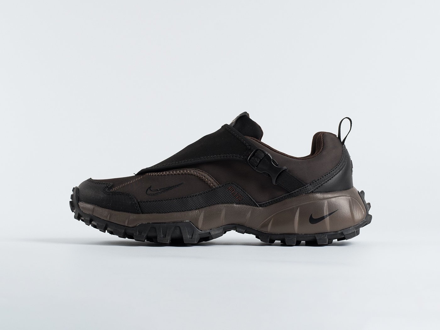 Кроссовки Nike ACG Phassad