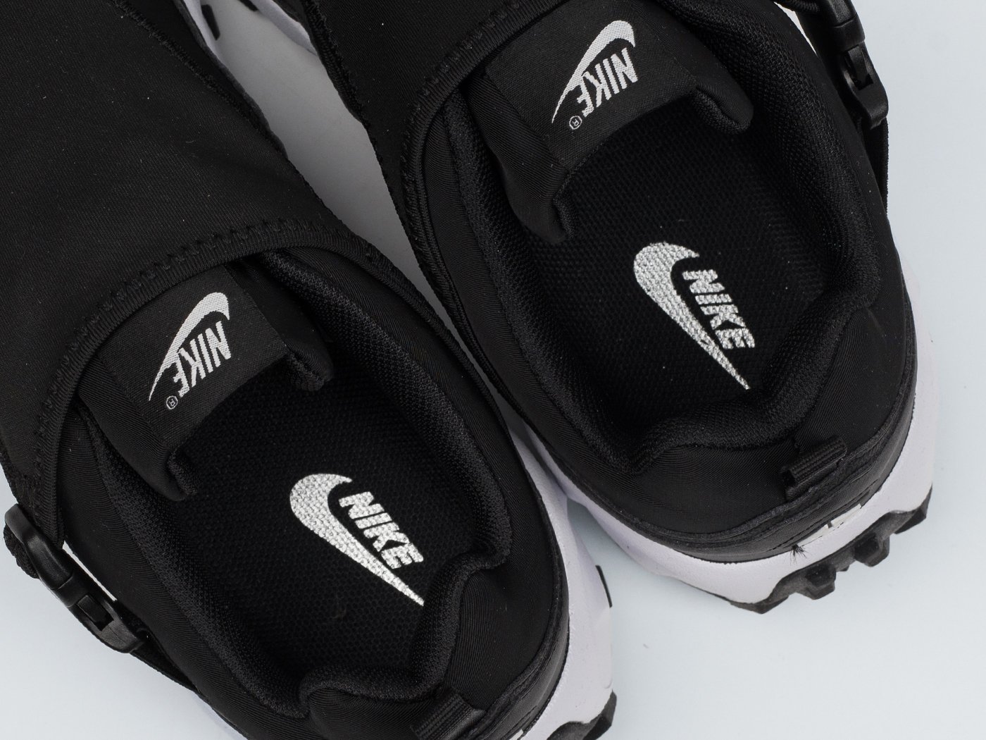 Кроссовки Nike ACG Phassad