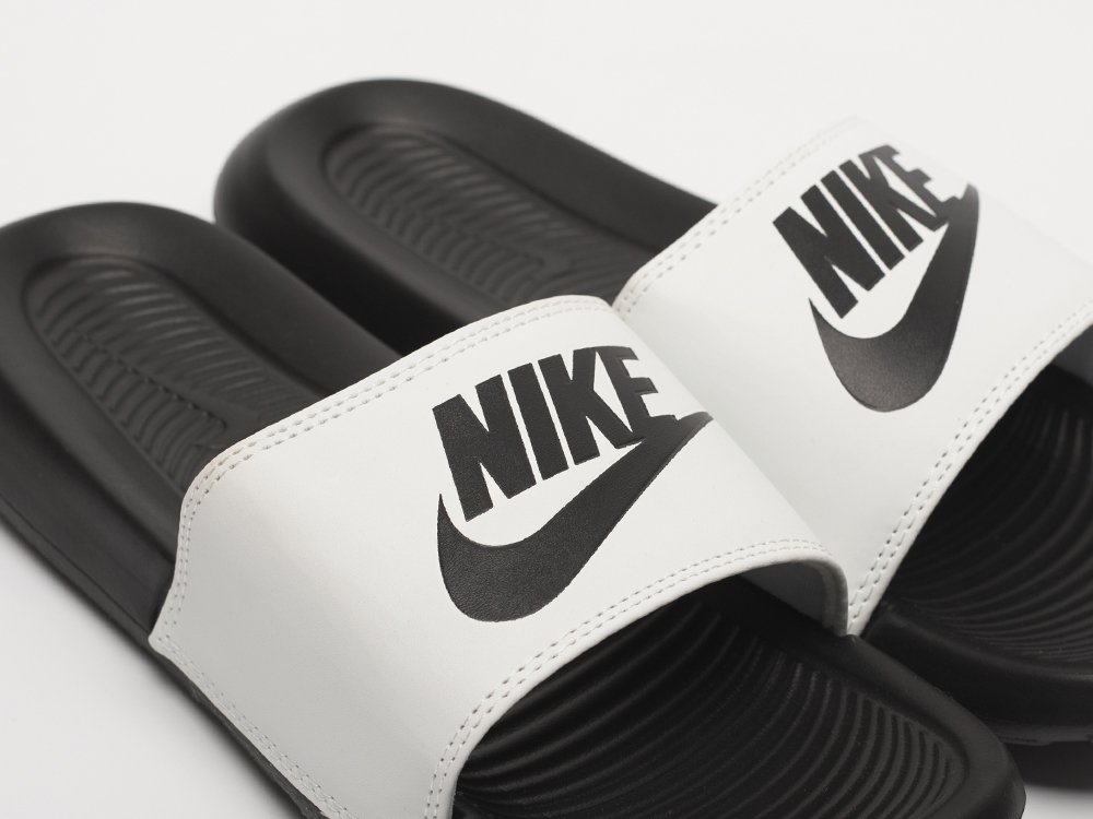Сланцы Nike