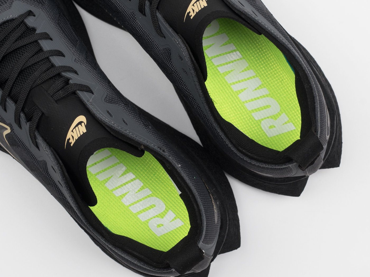 Кроссовки Nike Renew