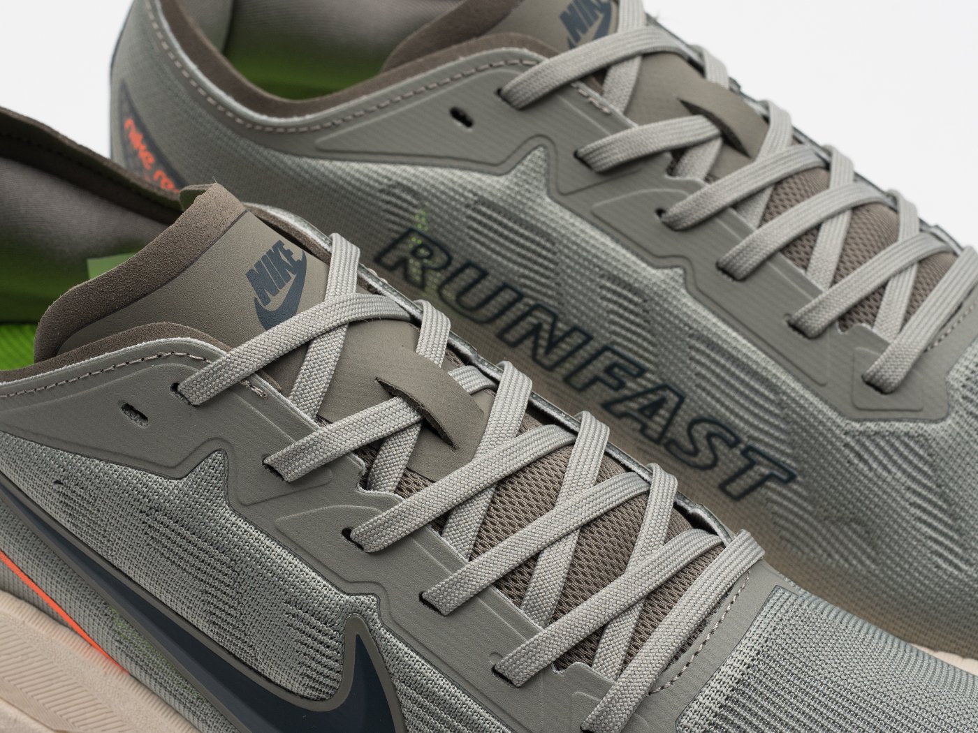 Кроссовки Nike Renew