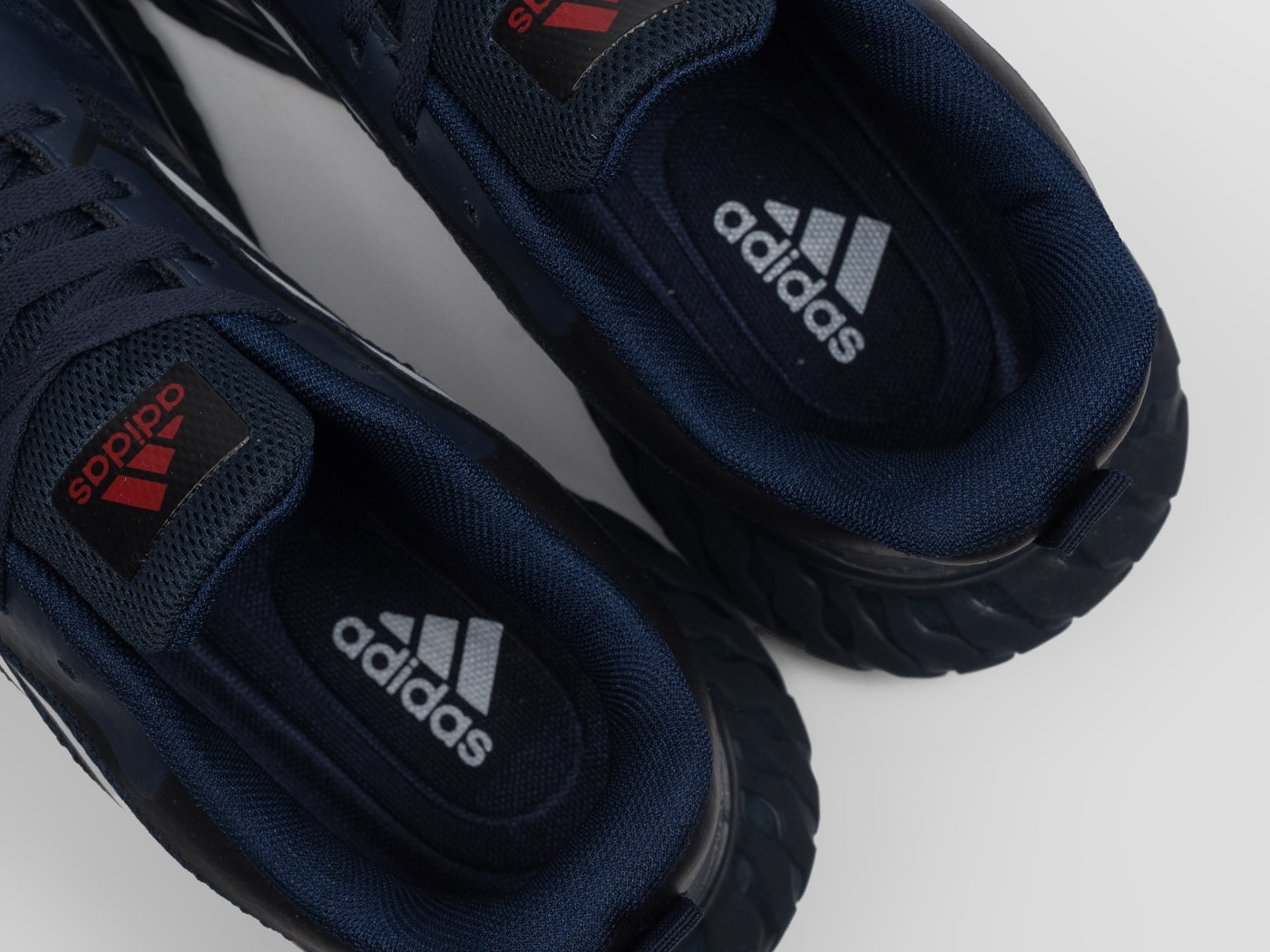 Кроссовки Adidas