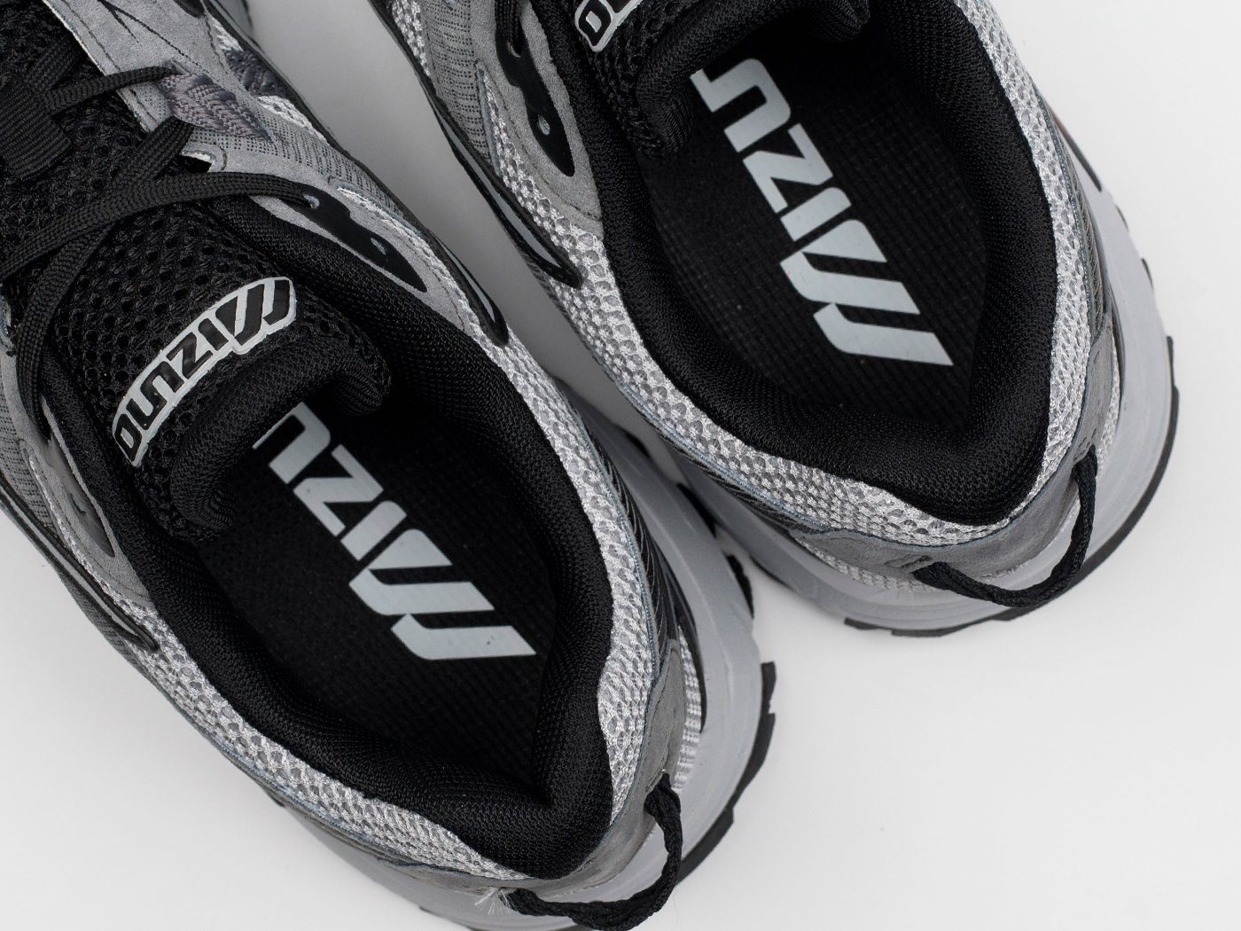 Кроссовки Mizuno FIYI TL V2