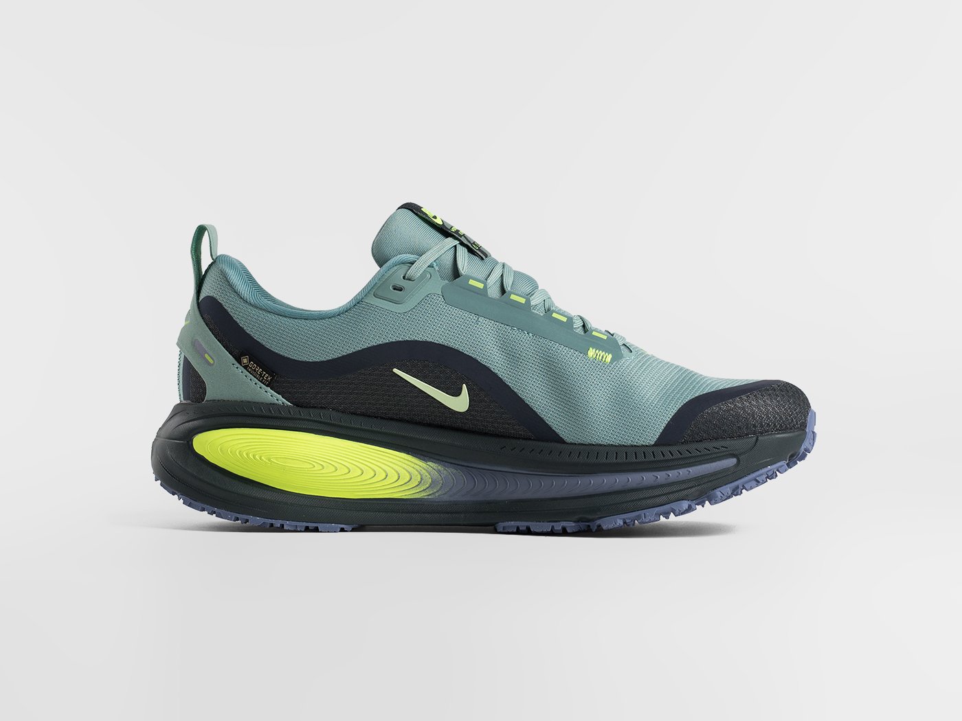 Кроссовки Nike Vomero 18