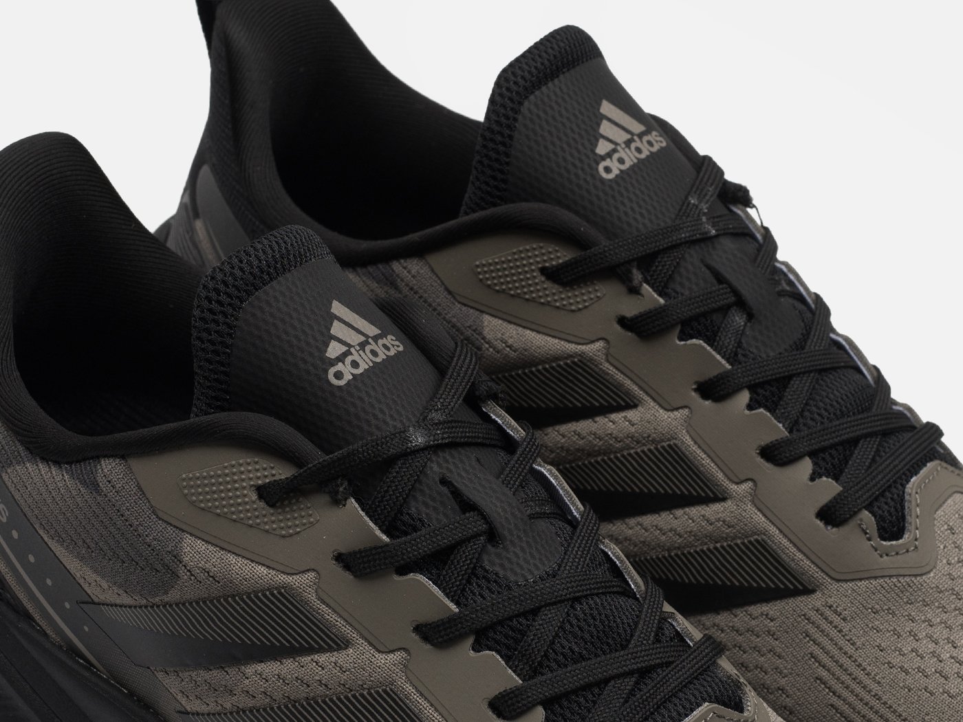 Кроссовки Adidas
