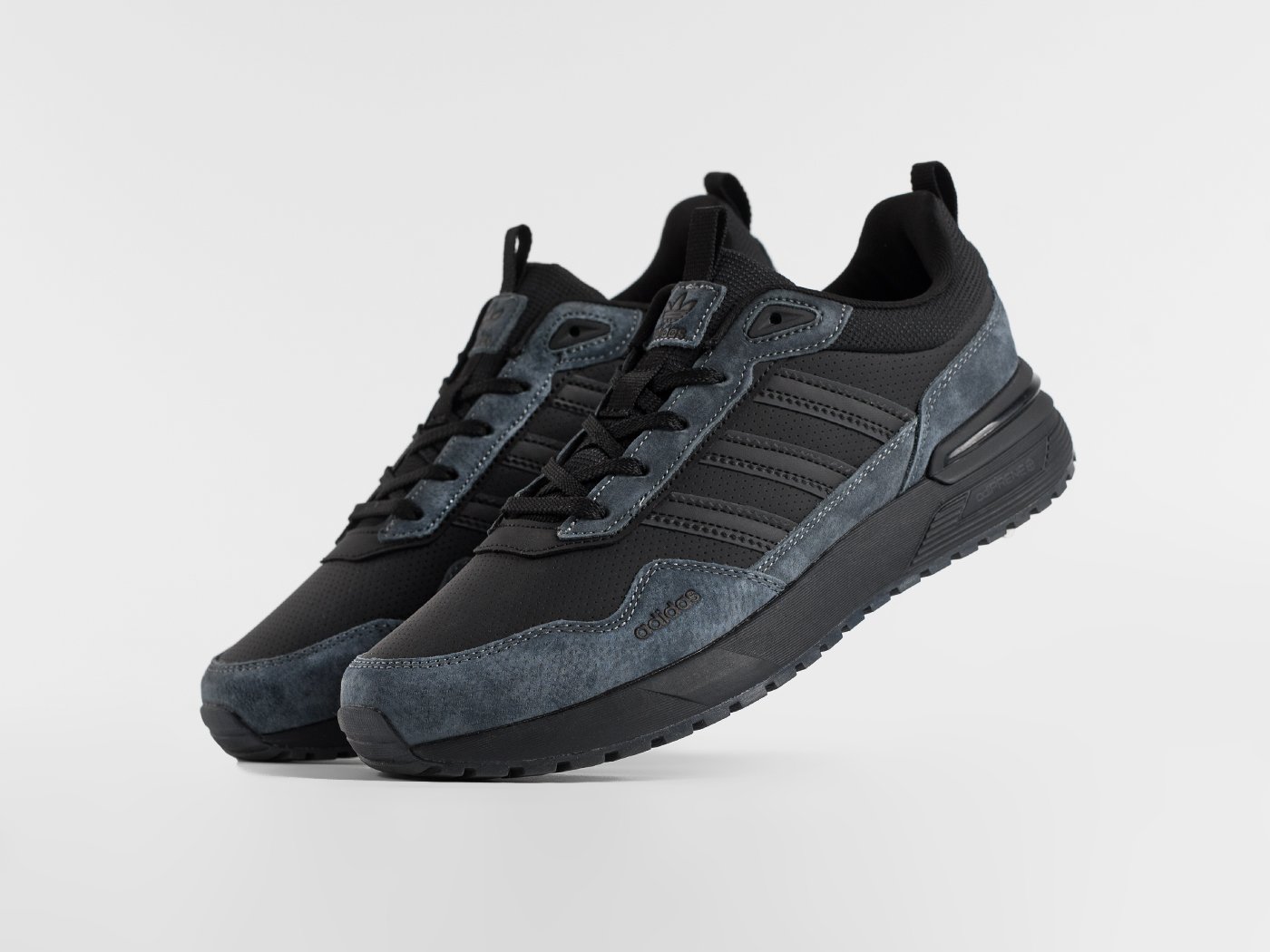 Кроссовки Adidas