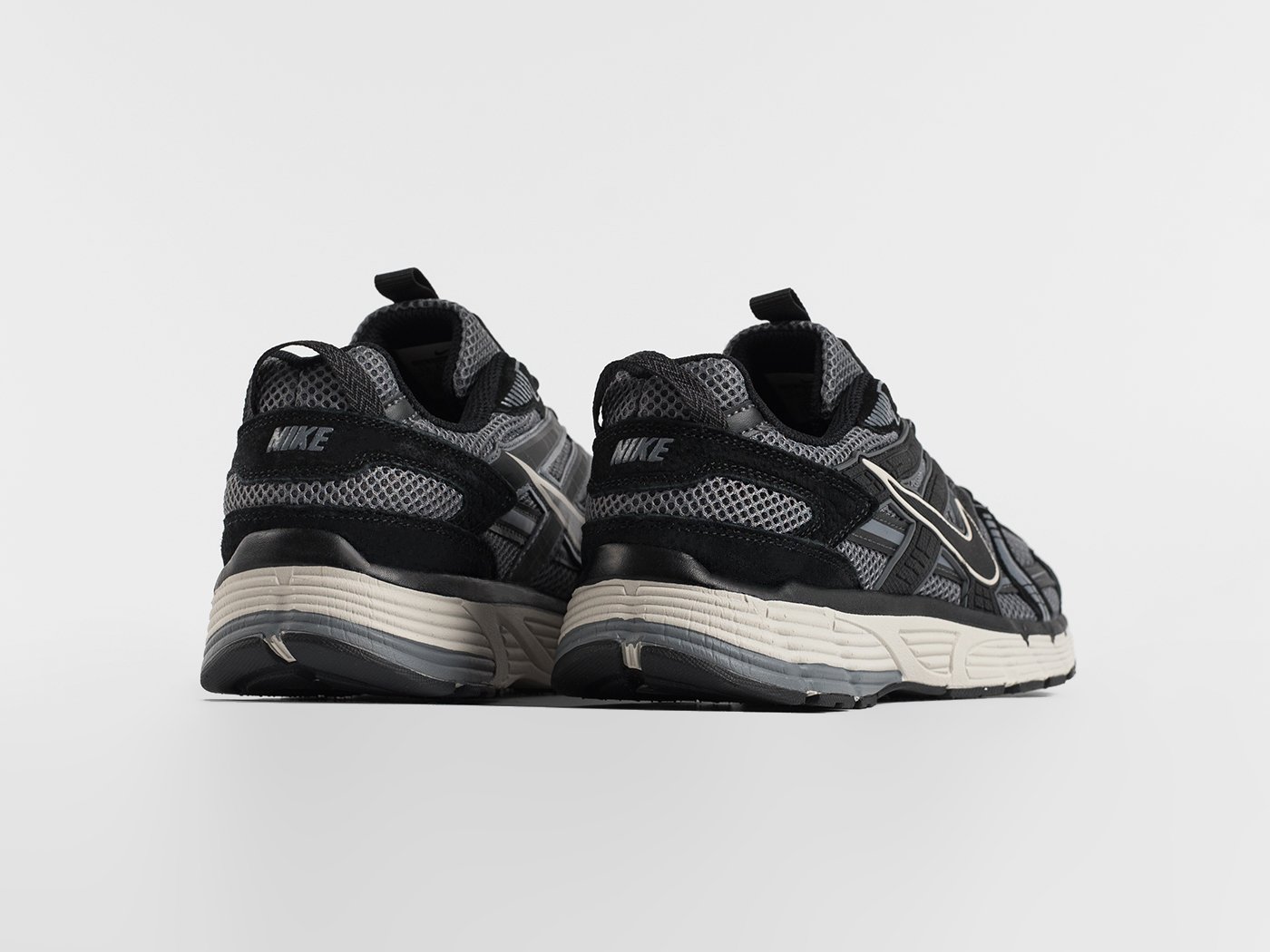 Кроссовки Nike V2K Run