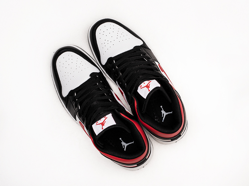 Кроссовки Nike Air Jordan 1 Mid