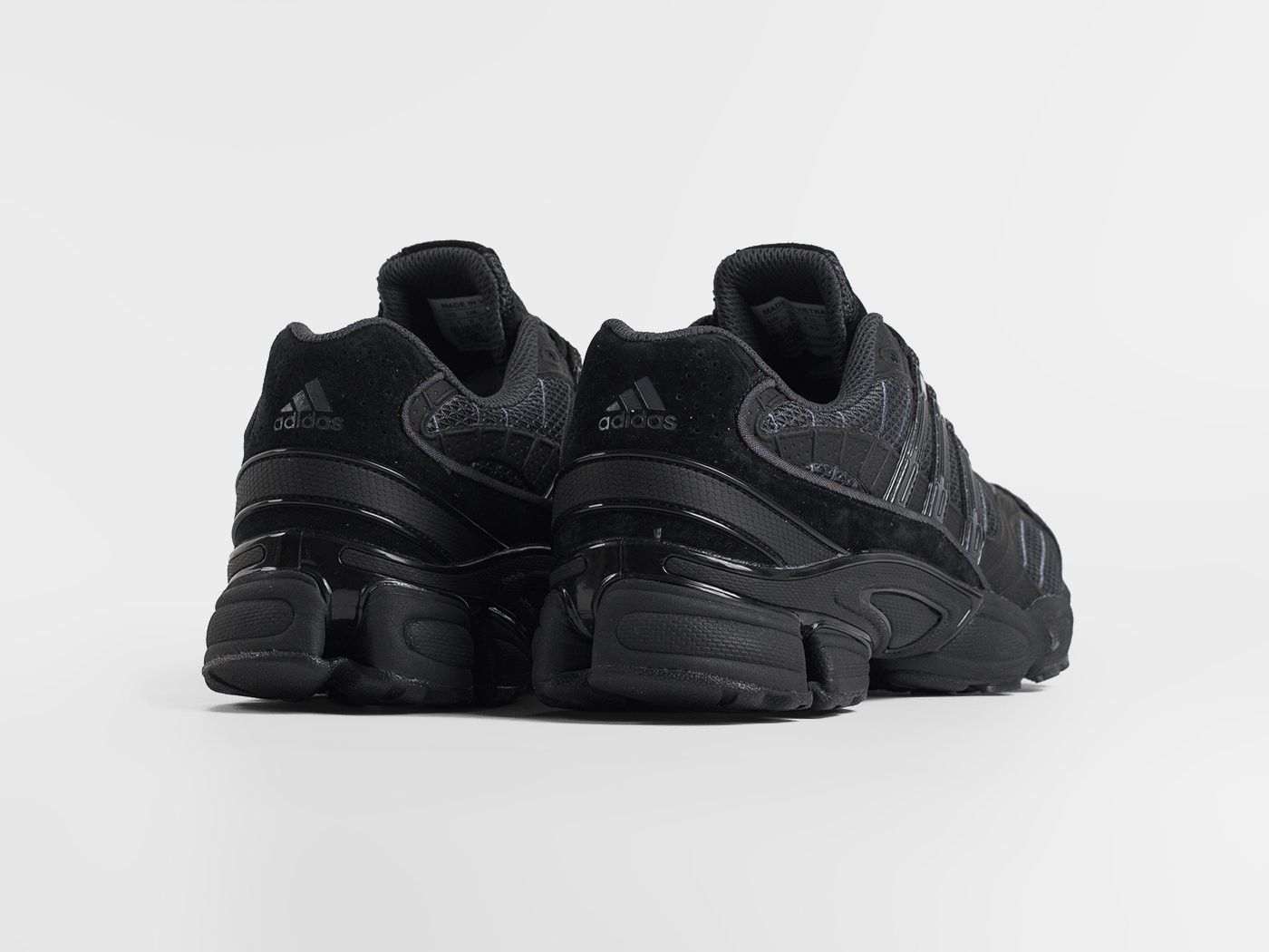 Кроссовки Adidas Ozweego Pro
