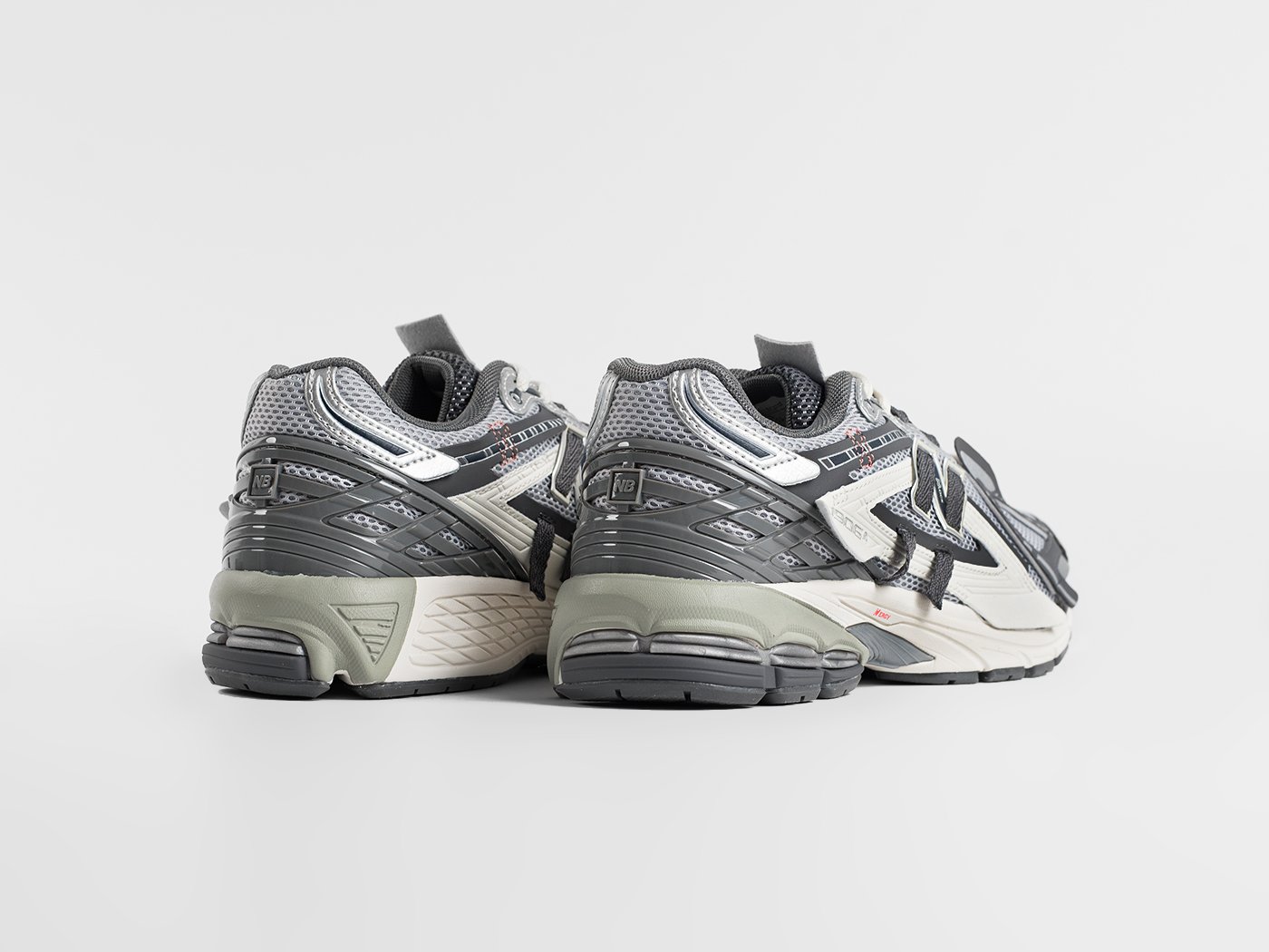 Кроссовки New Balance 1906A