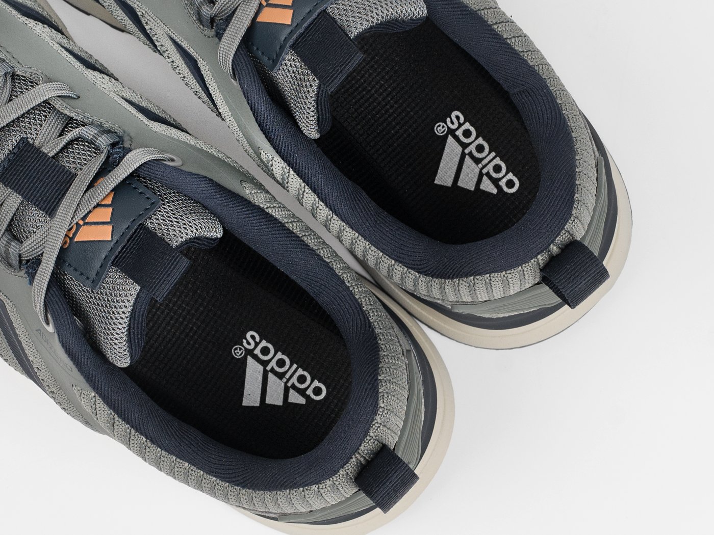 Кроссовки Adidas