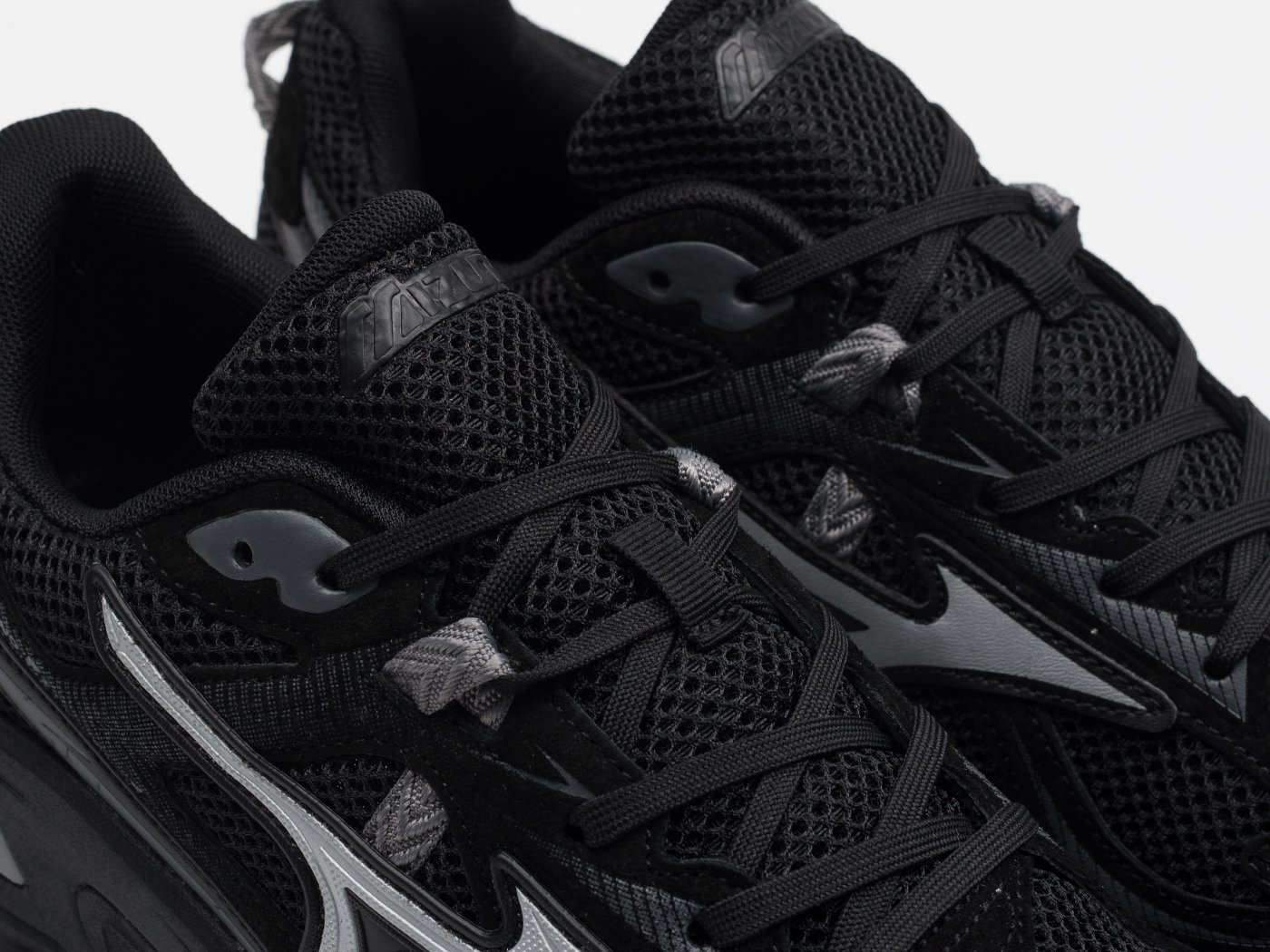 Кроссовки Mizuno FIYI TL V2