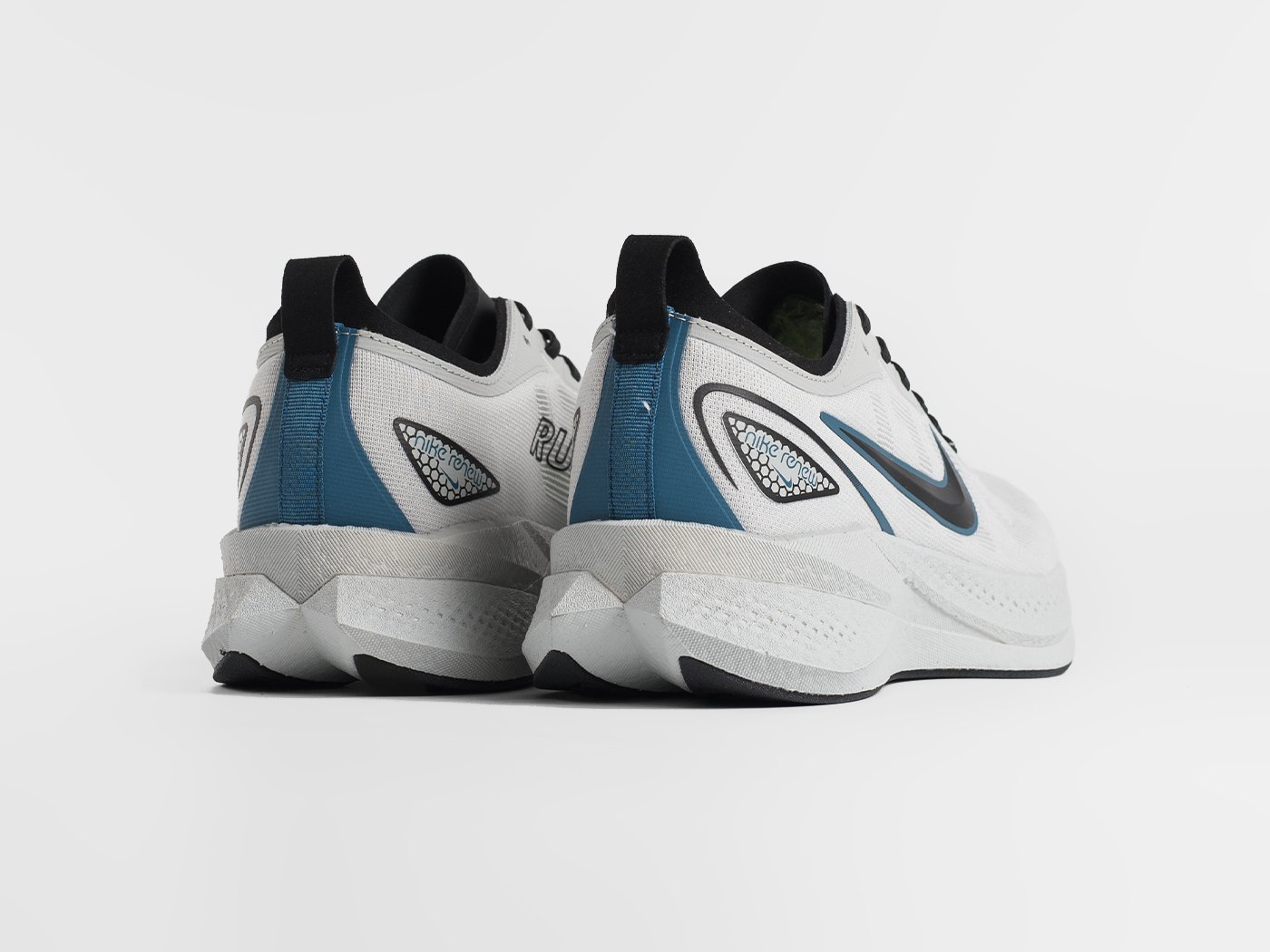 Кроссовки Nike Renew