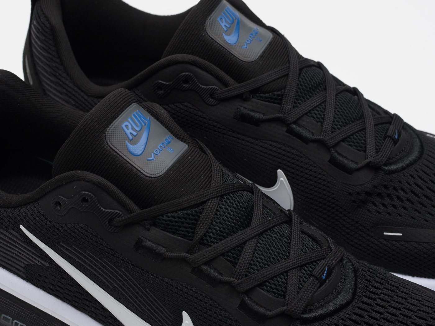 Кроссовки Nike Vomero 18