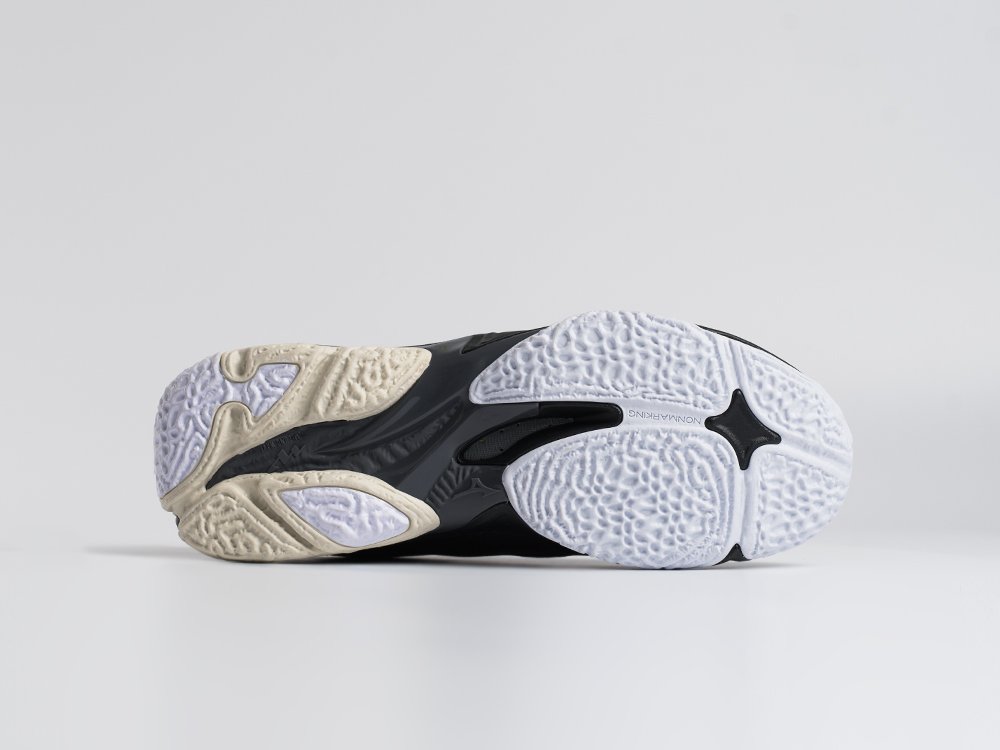 Кроссовки Mizuno Wave Lightning Z8