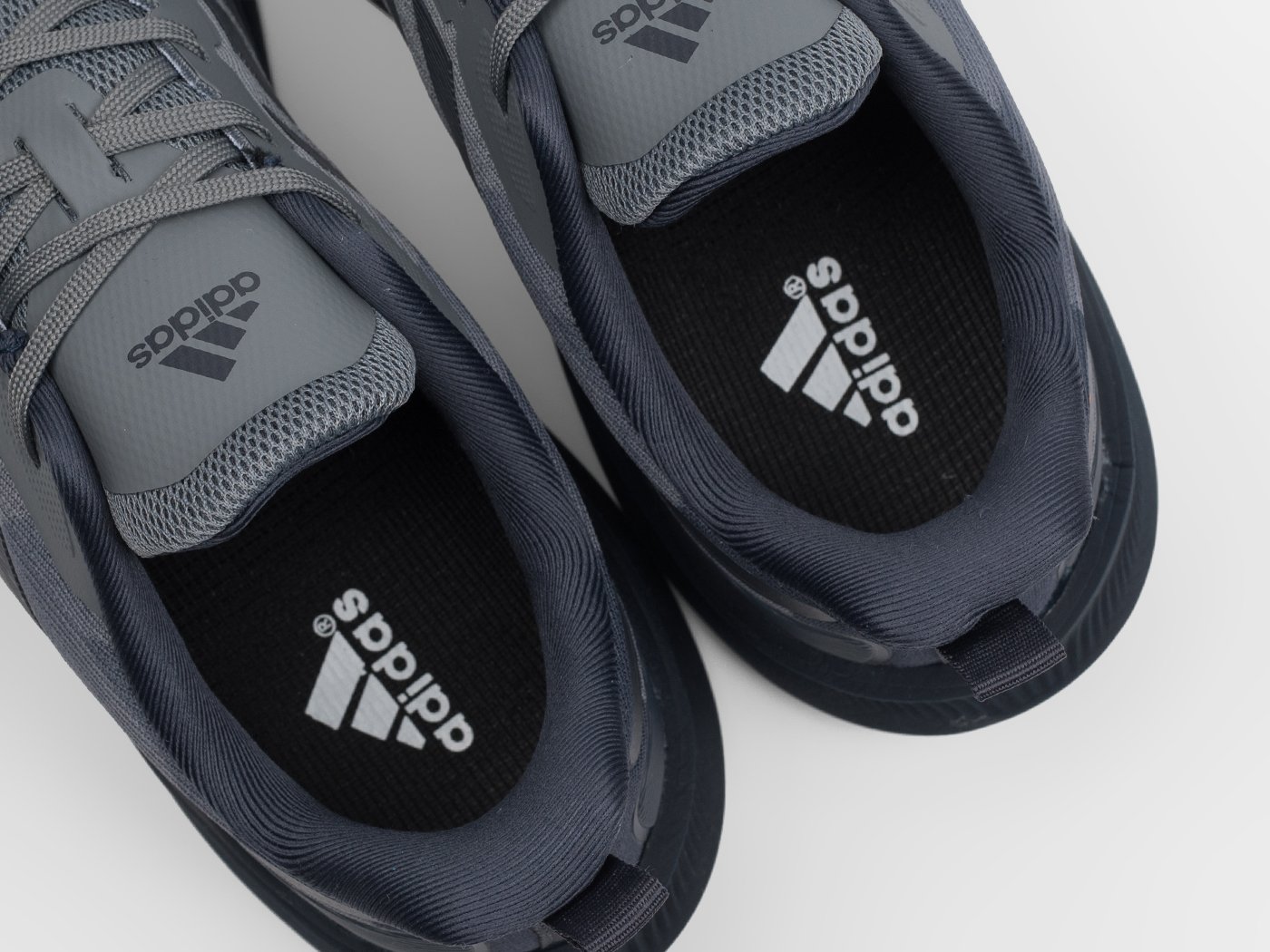 Кроссовки Adidas