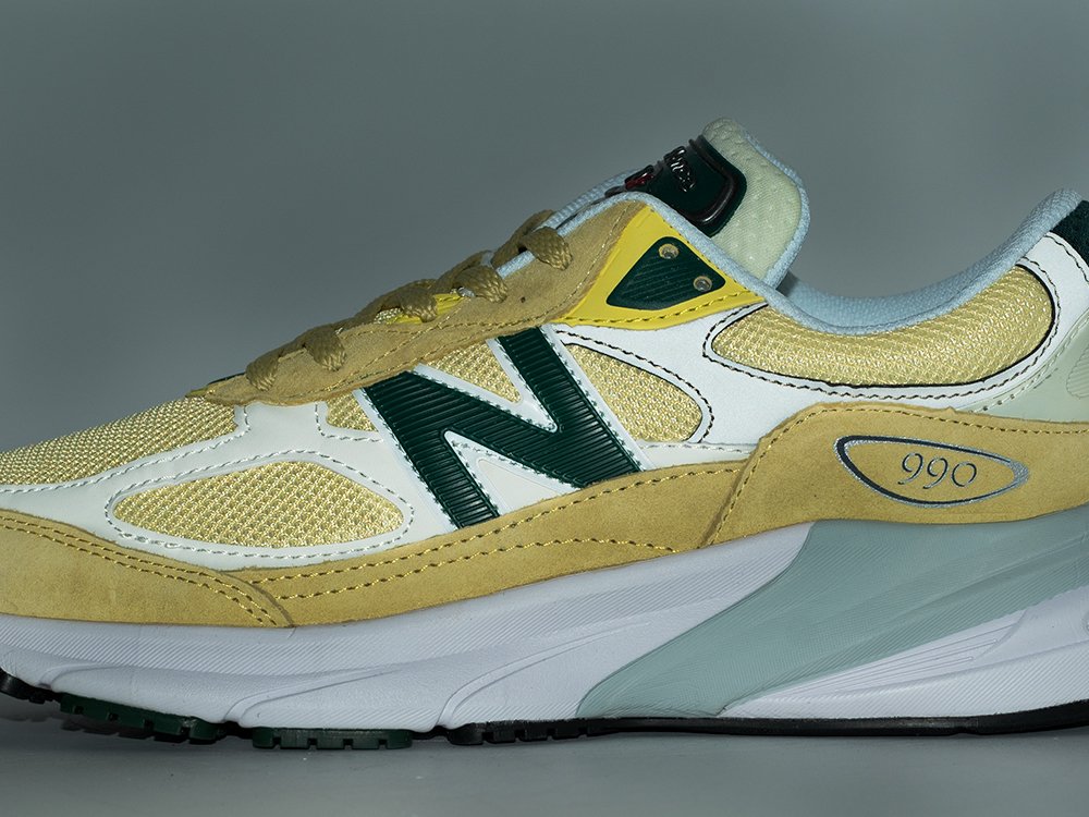 Кроссовки New Balance 990 v6