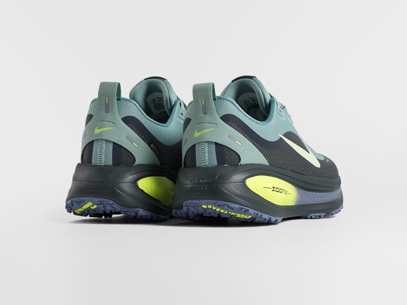 Кроссовки Nike Vomero 18