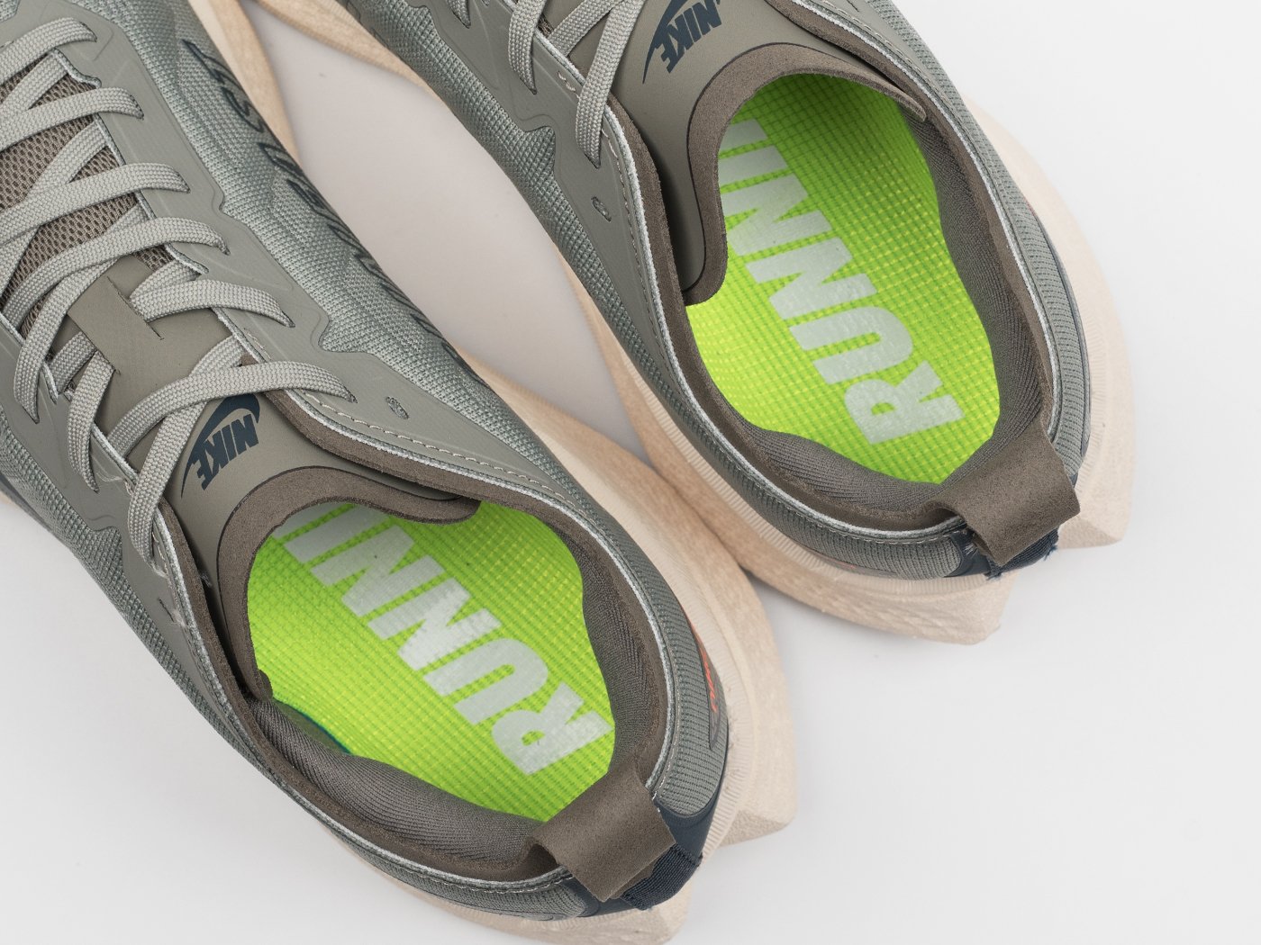 Кроссовки Nike Renew