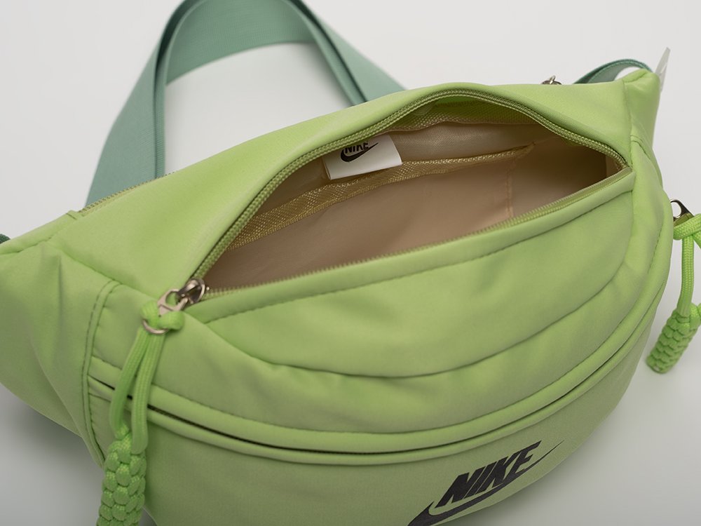 Поясная сумка Nike