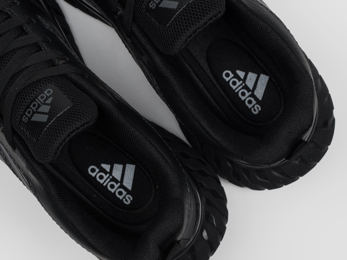 Кроссовки Adidas