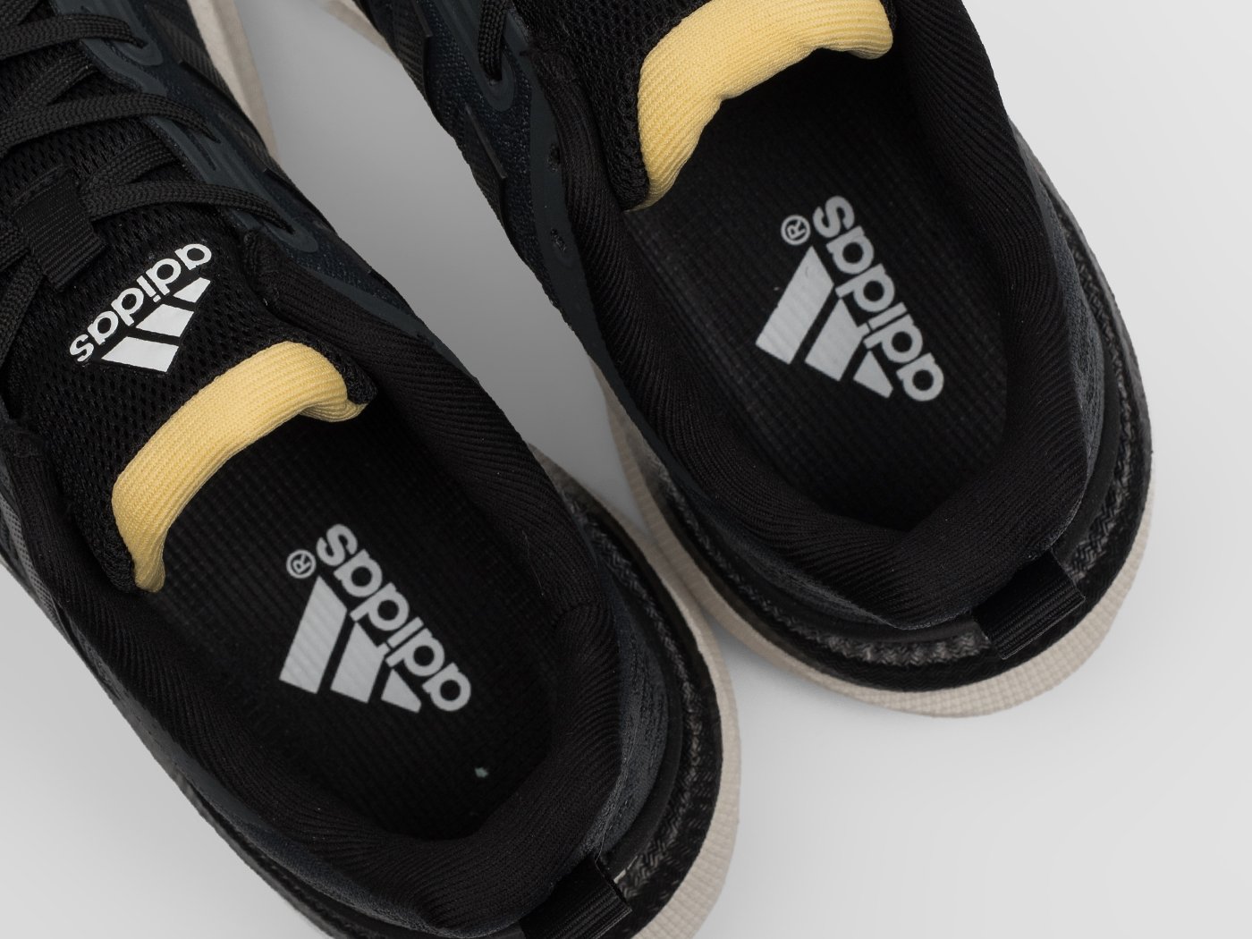 Кроссовки Adidas