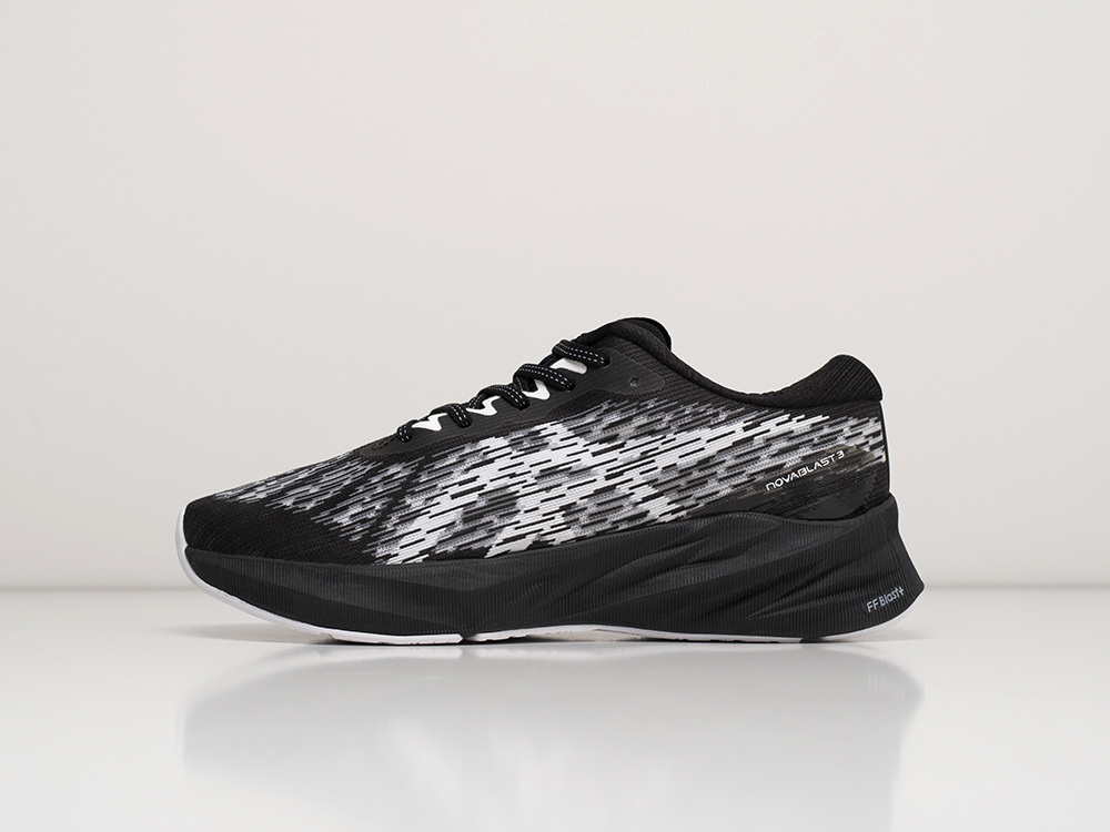 Кроссовки Asics Novablast 3