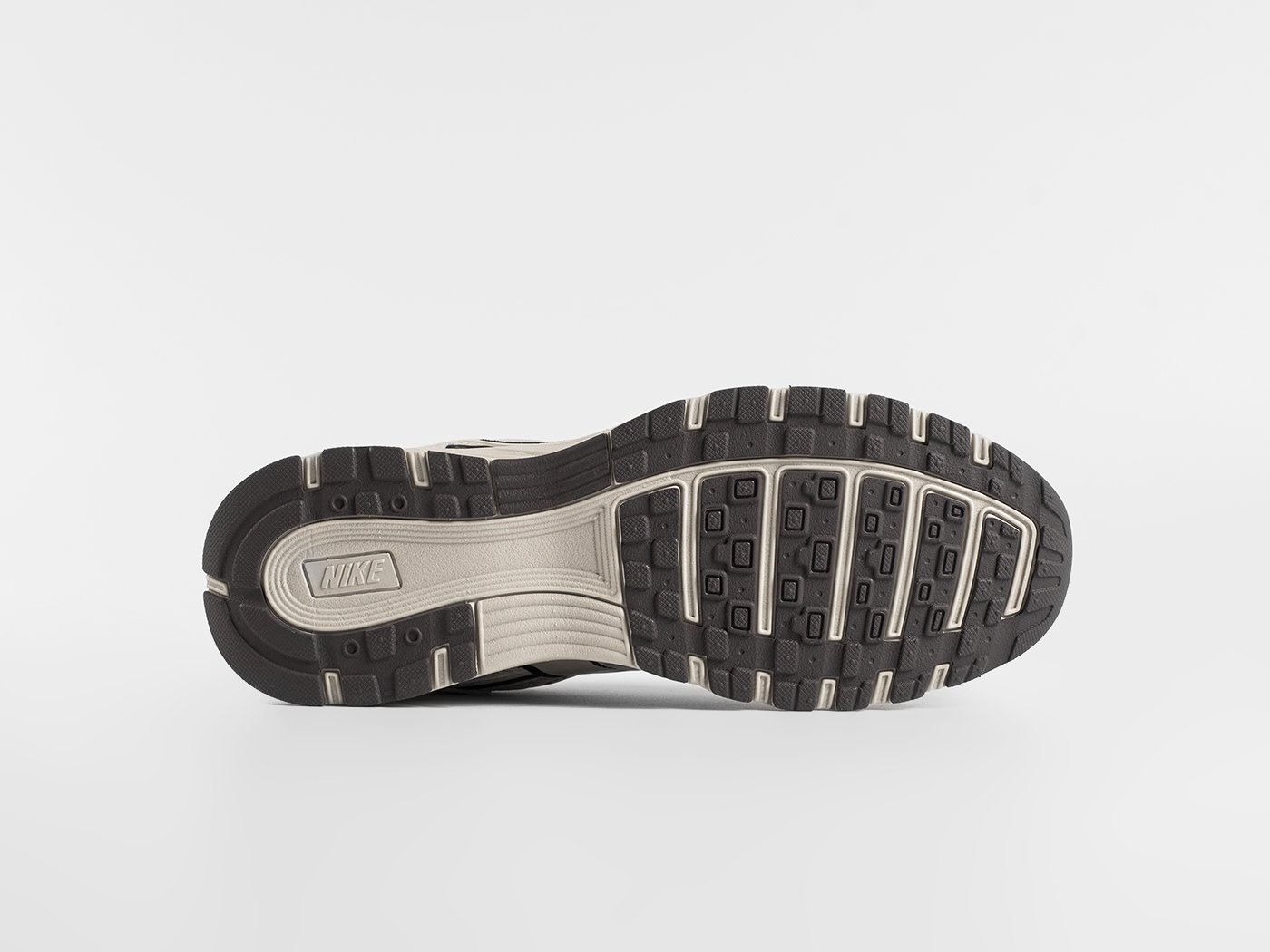 Кроссовки Nike P-6000