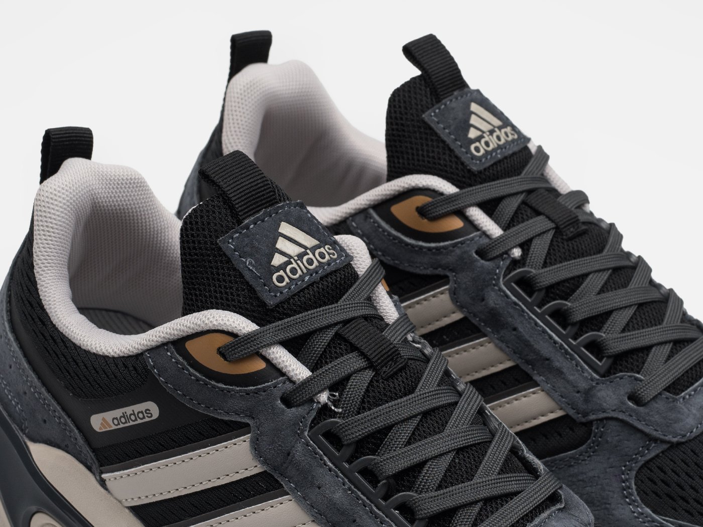 Кроссовки Adidas