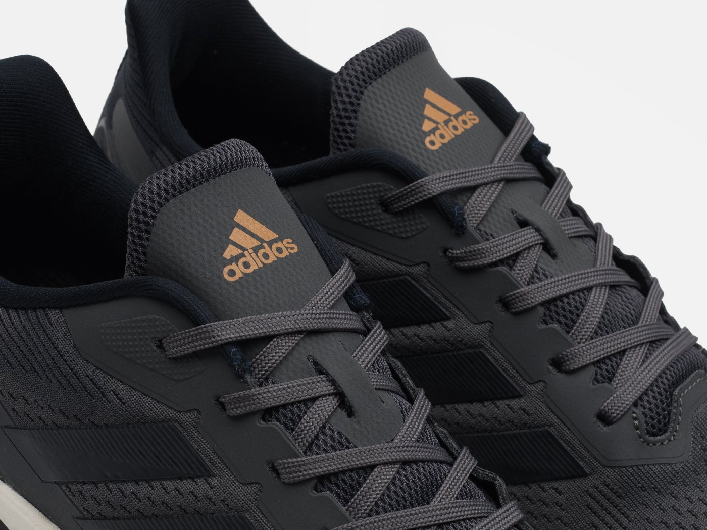 Кроссовки Adidas
