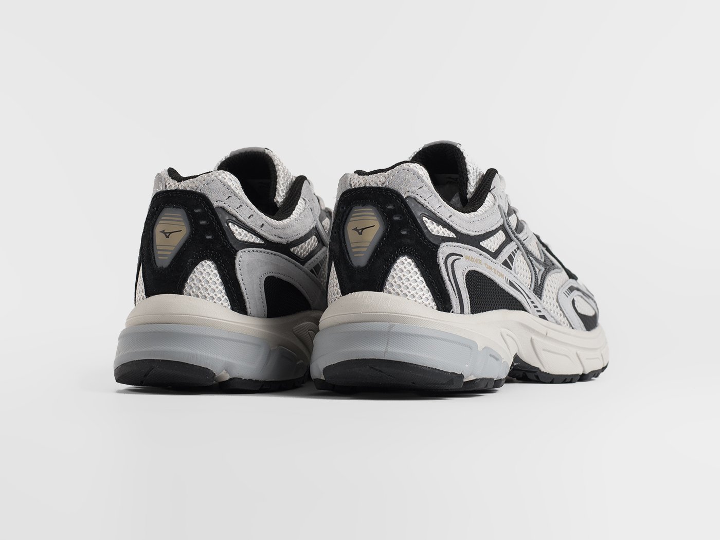 Кроссовки Mizuno Wave Orion