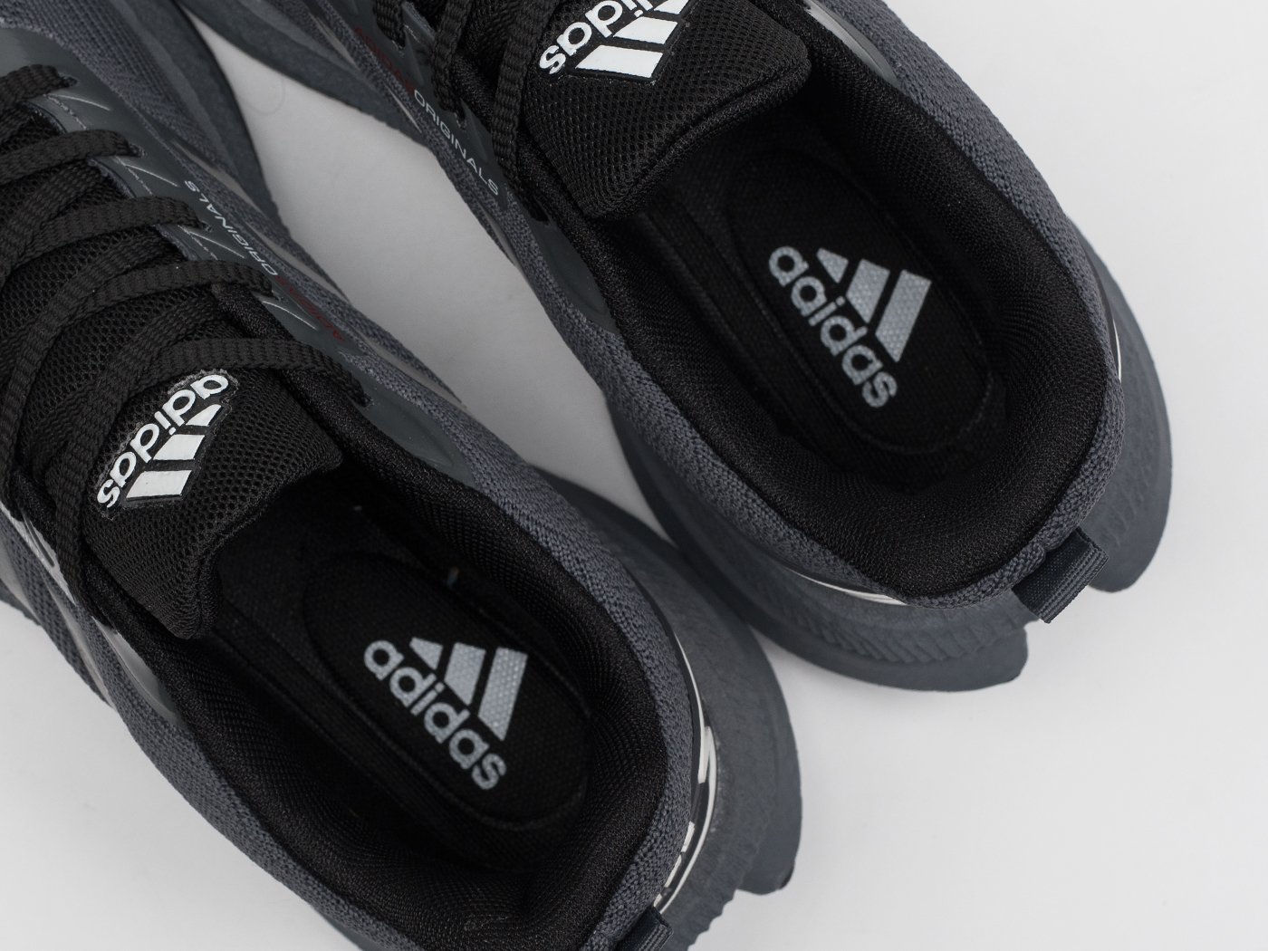 Кроссовки Adidas