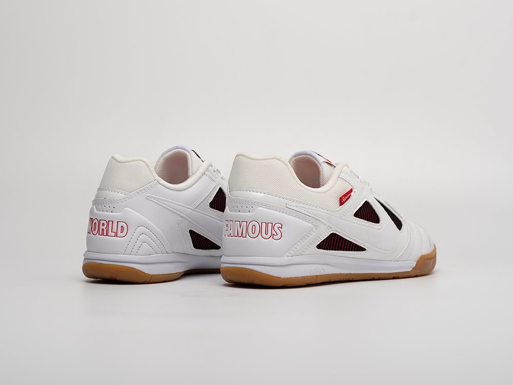 Футбольная обувь Supreme x Nike SB Gato