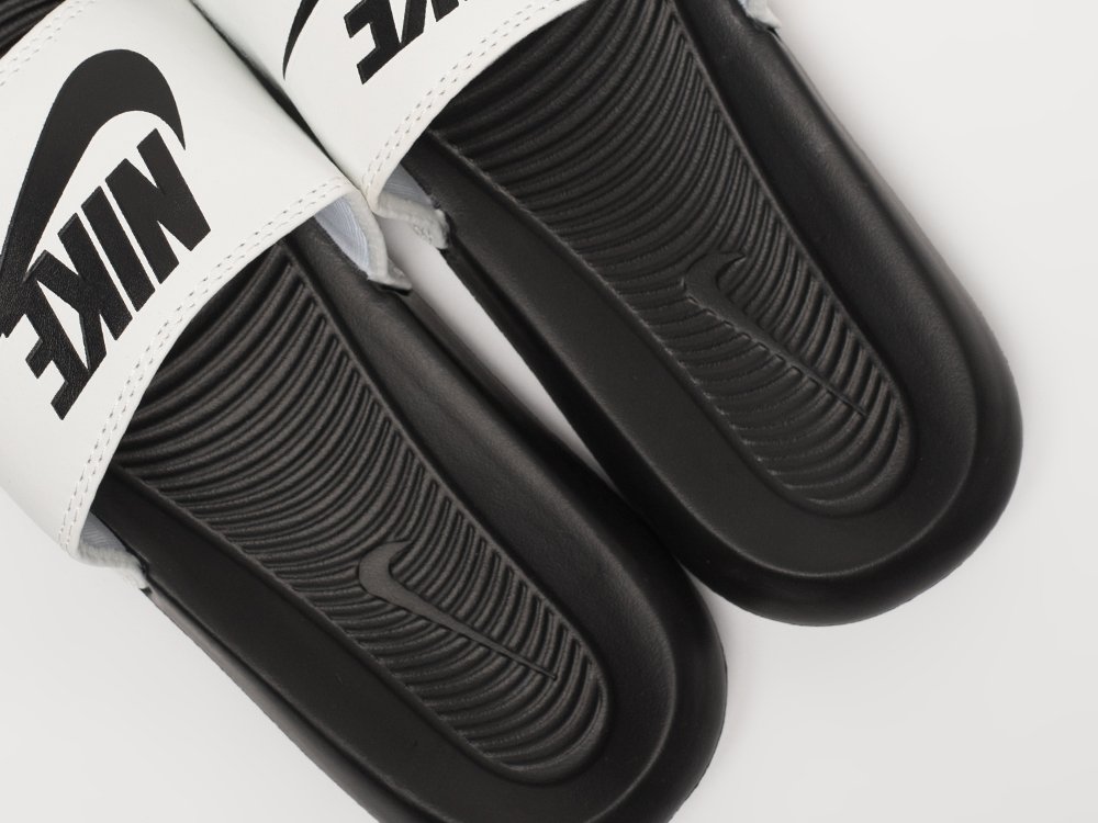 Сланцы Nike