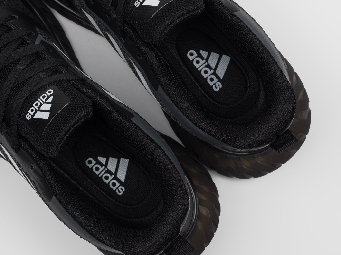 Кроссовки Adidas