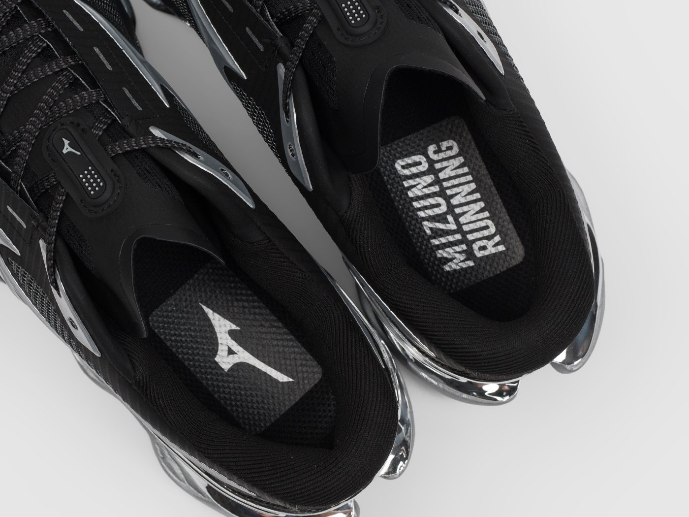 Кроссовки Mizuno Wave Prophecy 15